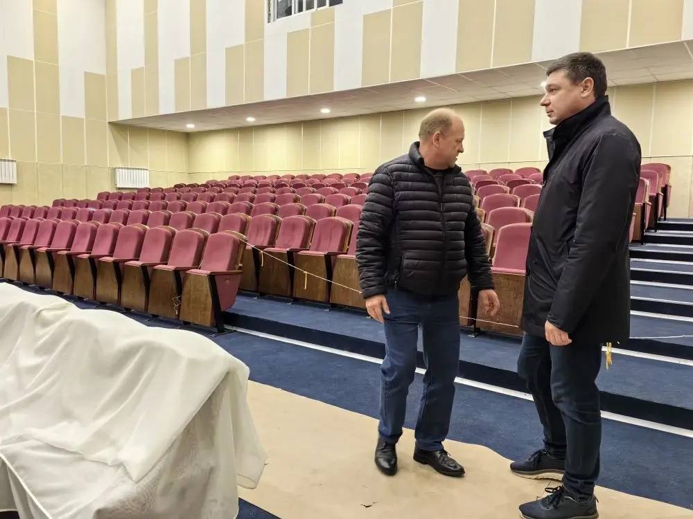 Евгений Первышов: Сегодня утром проверил, как идут работы по строительству дома культуры в селе Петровское Евгений Первышов: Сегодня утром проверил, как идут работы по строительству дома культуры в селе Петровское