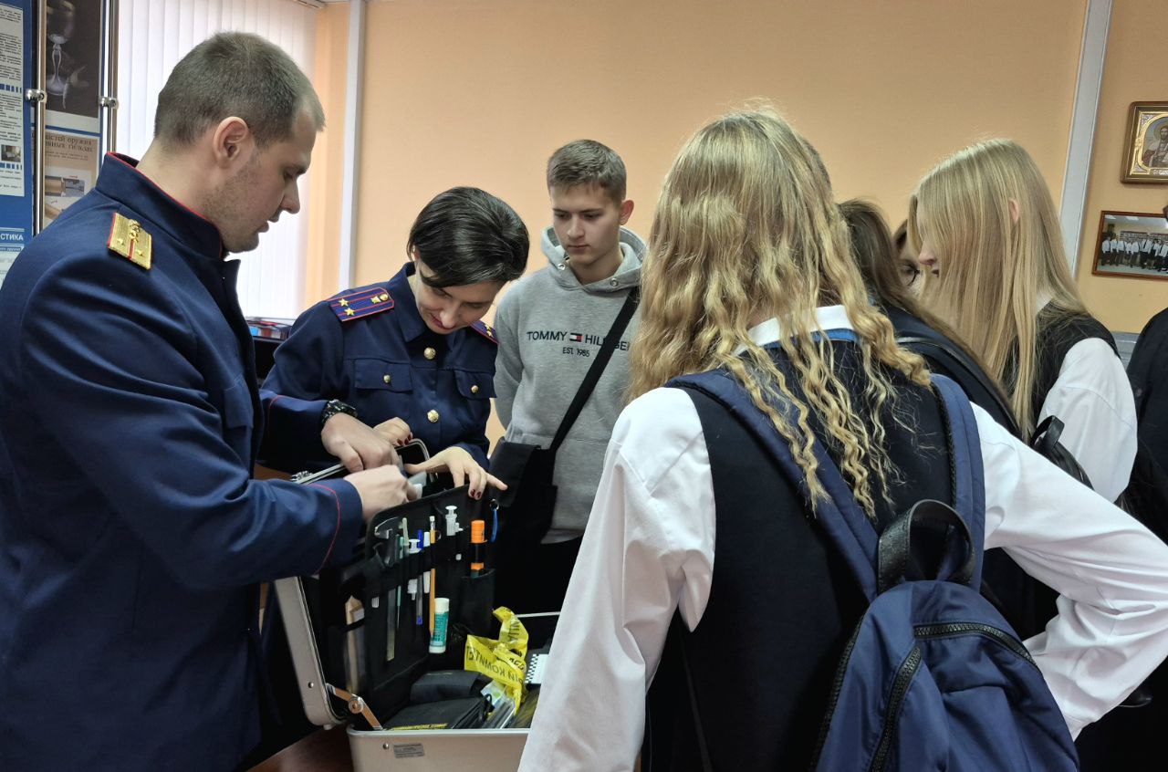 В следственном управлении СК России по Тамбовской области проведено профориентационное занятие со старшеклассниками В следственном управлении СК России по Тамбовской области проведено профориентационное занятие со старшеклассниками