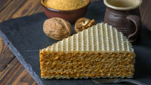 Этот советский торт приготовит даже новичок: понадобятся лишь 3 ингредиента