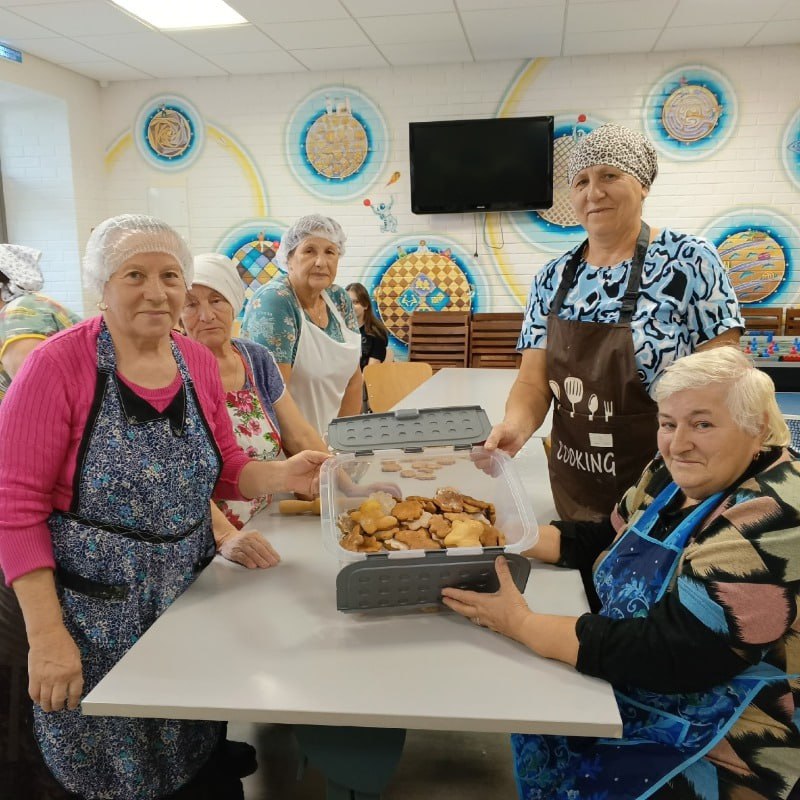 Волонтёры из Тамбовской области испекли печенье для бойцов СВО