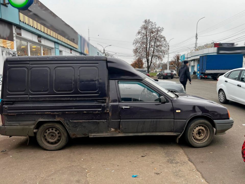 В Тамбове водитель «ИЖ», сдавая назад, сбил пешехода