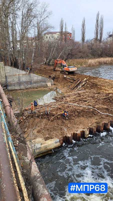 В Моршанске продолжается камремонт плотины