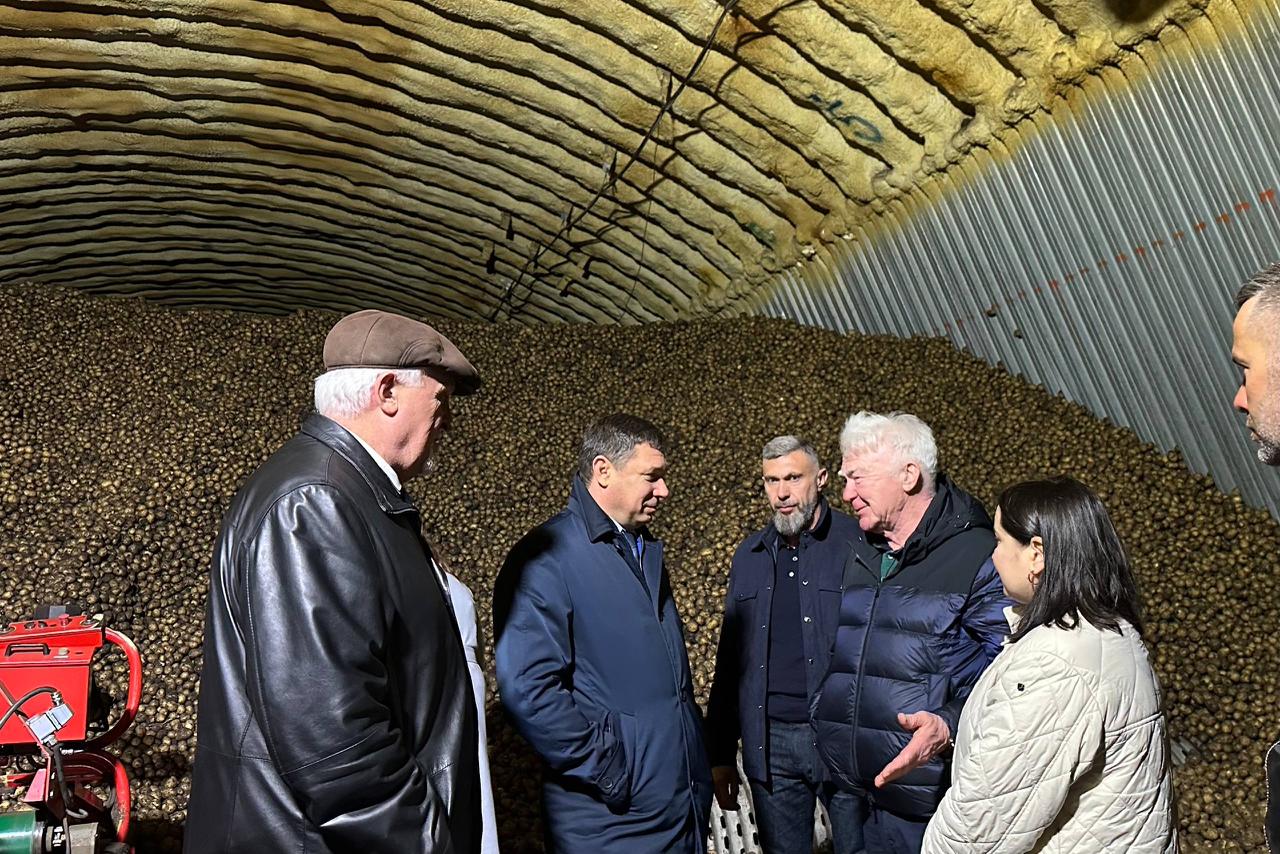 Глава Тамбовской области Евгений Первышов в ходе рабочей поездки в Знаменский муниципальный округ посетил два предприятия АПК — ООО «Русагро-Тамбов» и ООО «Золотая нива» Глава Тамбовской области Евгений Первышов в ходе рабочей поездки в Знаменский муниципальный округ посетил два предприятия АПК — ООО «Русагро-Тамбов» и ООО «Золотая нива»