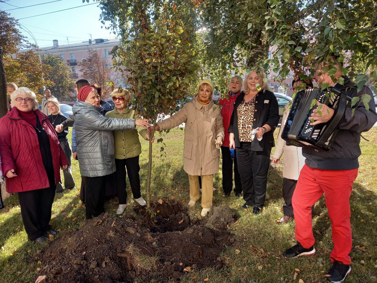В Тамбове в рамках осеннего месячника прошло 887 субботников В Тамбове в рамках осеннего месячника прошло 887 субботников