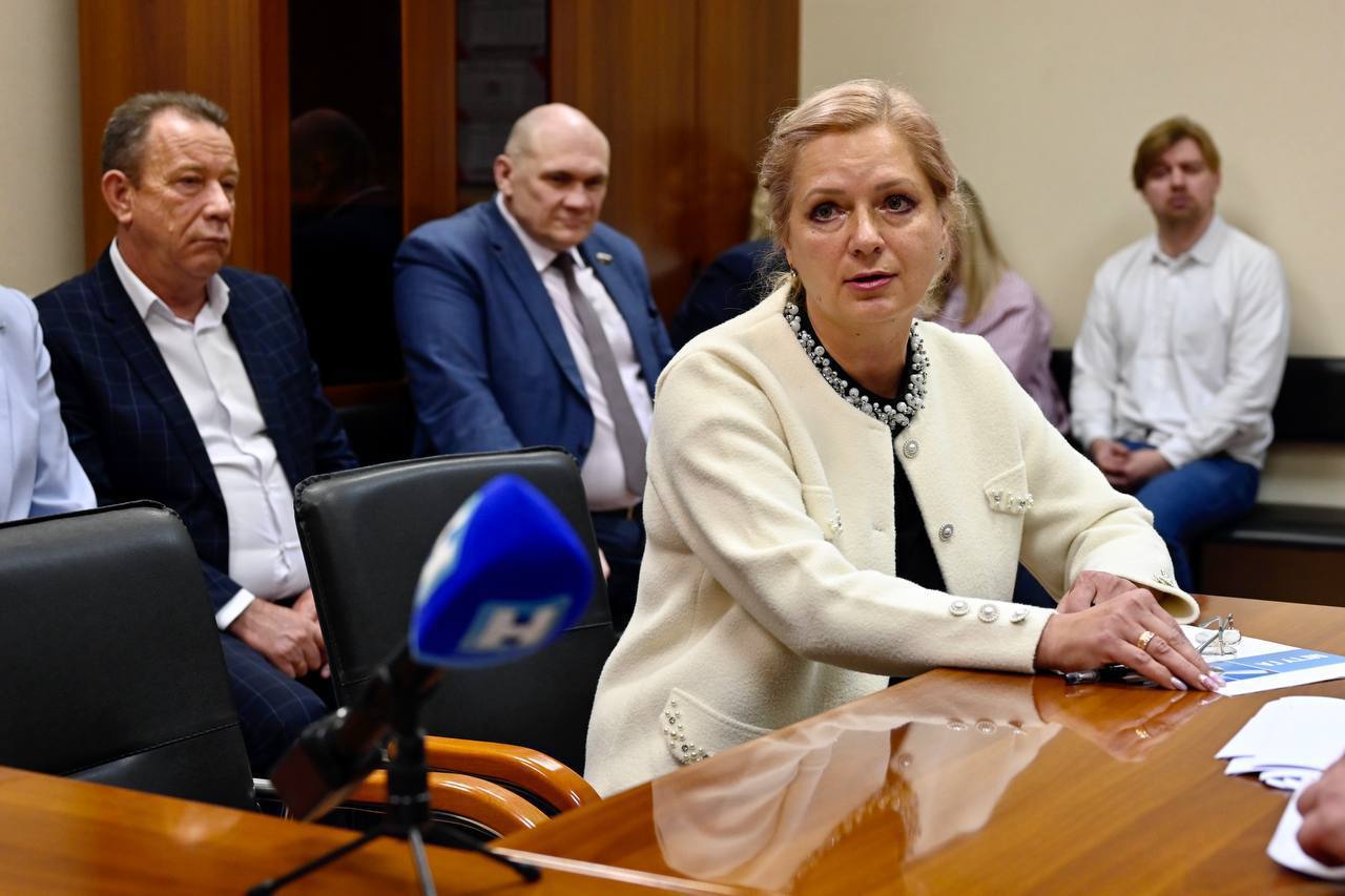 Глава Тамбовской области Евгений Первышов провел прием граждан от имени президента Российской Федерации Владимира Путина Глава Тамбовской области Евгений Первышов провел прием граждан от имени президента Российской Федерации Владимира Путина