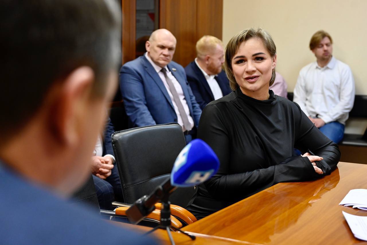 Глава Тамбовской области Евгений Первышов провел прием граждан от имени президента Российской Федерации Владимира Путина Глава Тамбовской области Евгений Первышов провел прием граждан от имени президента Российской Федерации Владимира Путина