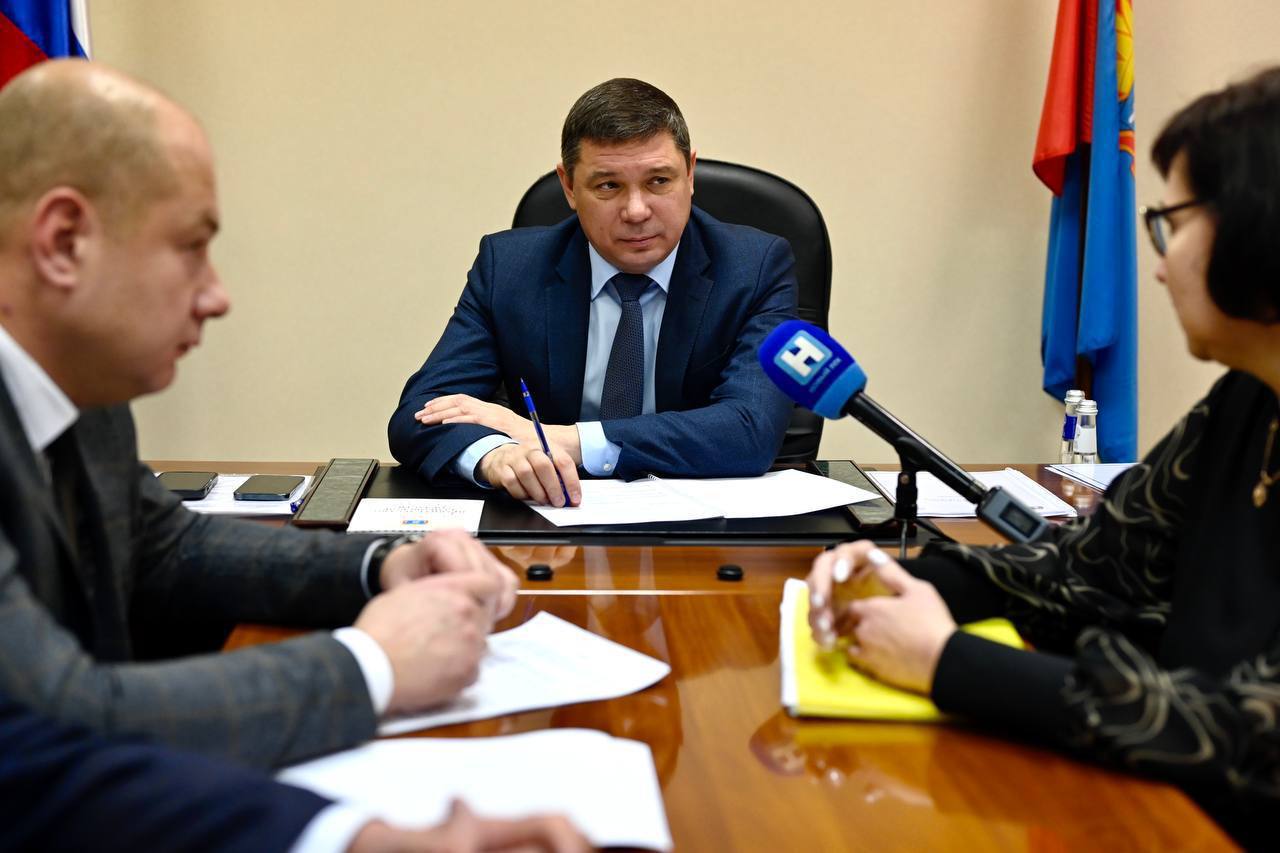 Глава Тамбовской области Евгений Первышов провел прием граждан от имени президента Российской Федерации Владимира Путина Глава Тамбовской области Евгений Первышов провел прием граждан от имени президента Российской Федерации Владимира Путина