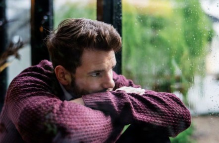 Более 40% россиян испытывают заметный упадок энергии и настроения осенью