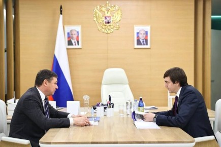 13 ноября в Москве состоялась рабочая встреча министра просвещения РФ Сергея Кравцова и главы Тамбовской области Евгения Первышова