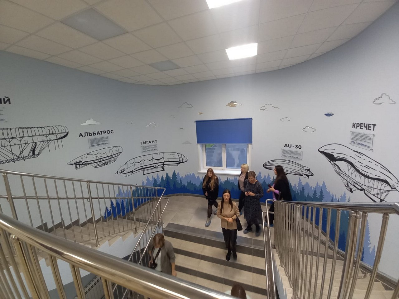 День открытых дверей для родителей учеников, выпускников и ветеранов педагогического труда прошел сегодня в школе №35 День открытых дверей для родителей учеников, выпускников и ветеранов педагогического труда прошел сегодня в школе №35