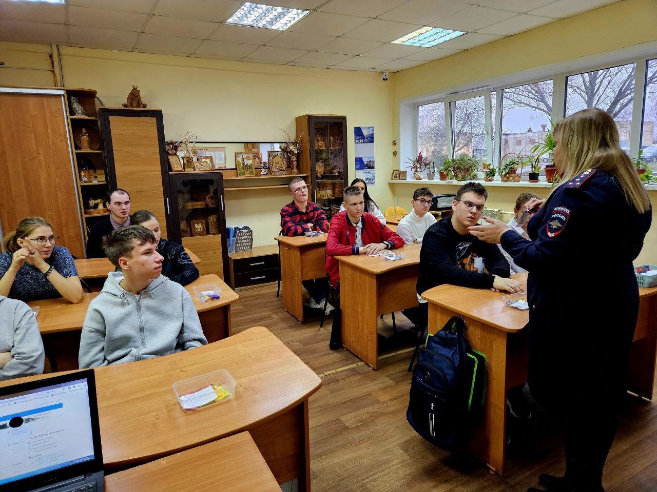 В преддверии Всемирного дня памяти жертв ДТП в группе профессиональной подготовки Техникума отраслевых технологий прошло занятие с элементами мастер-класса В преддверии Всемирного дня памяти жертв ДТП в группе профессиональной подготовки Техникума отраслевых технологий прошло занятие с элементами мастер-класса