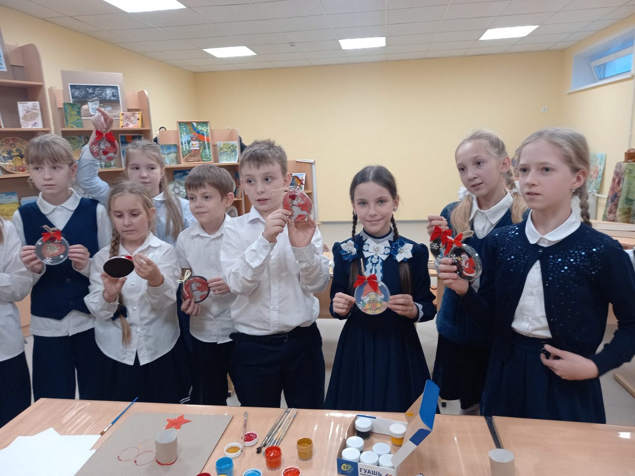 День открытых дверей для родителей учеников, выпускников и ветеранов педагогического труда прошел сегодня в школе №35 День открытых дверей для родителей учеников, выпускников и ветеранов педагогического труда прошел сегодня в школе №35