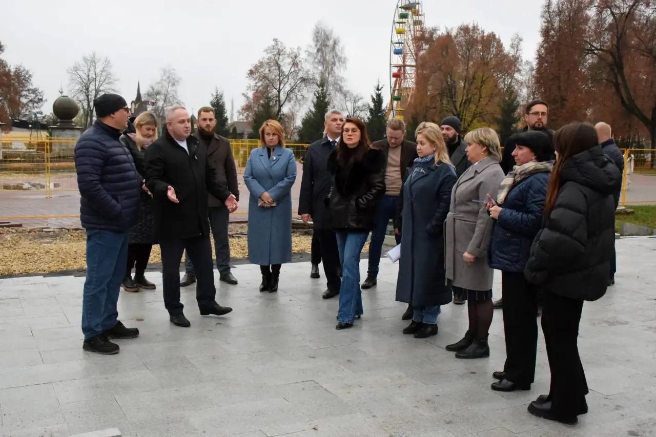 Максим Косенков: Провел сегодня выездное совещание на мемориале «Вечная слава», где идет масштабная реконструкция монумента и обновление прилегающей территории Максим Косенков: Провел сегодня выездное совещание на мемориале «Вечная слава», где идет масштабная реконструкция монумента и обновление прилегающей территории