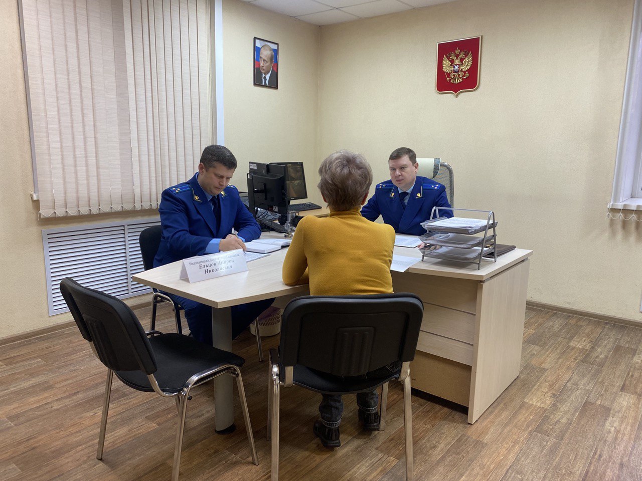 Прокурор Тамбовской области Андрей Кулагин в рамках работы мобильной приемной провел личный прием рассказовцев