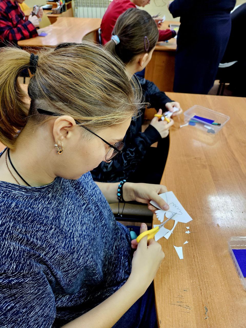 В преддверии Всемирного дня памяти жертв ДТП в группе профессиональной подготовки Техникума отраслевых технологий прошло занятие с элементами мастер-класса В преддверии Всемирного дня памяти жертв ДТП в группе профессиональной подготовки Техникума отраслевых технологий прошло занятие с элементами мастер-класса