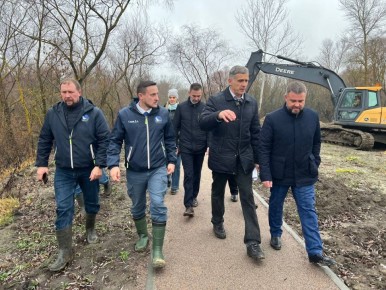 В Уварове благоустраивают прибрежную зону реки Вороны