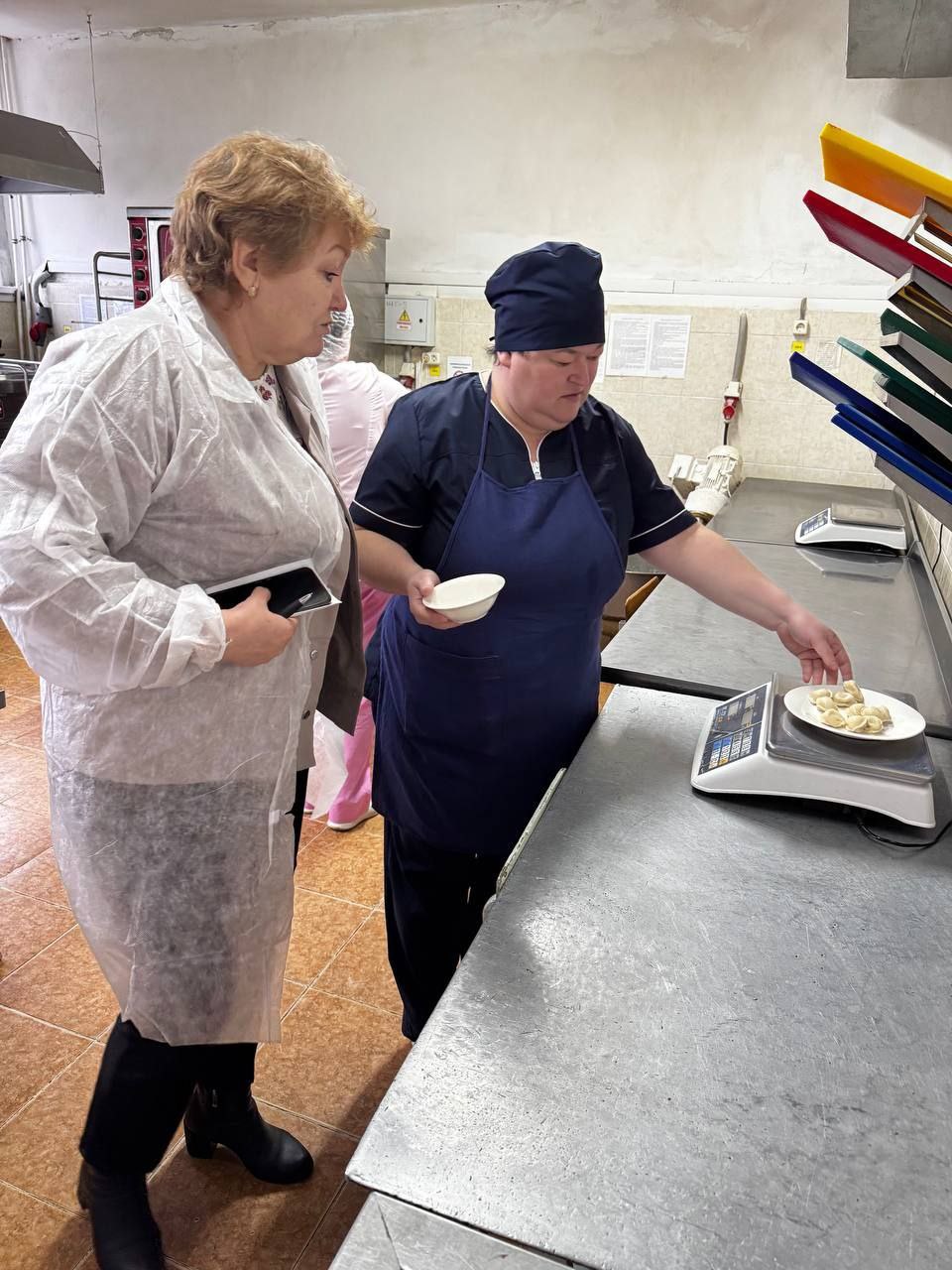 В Тамбове регулярно проводится контроль качества питания в школьных столовых В Тамбове регулярно проводится контроль качества питания в школьных столовых