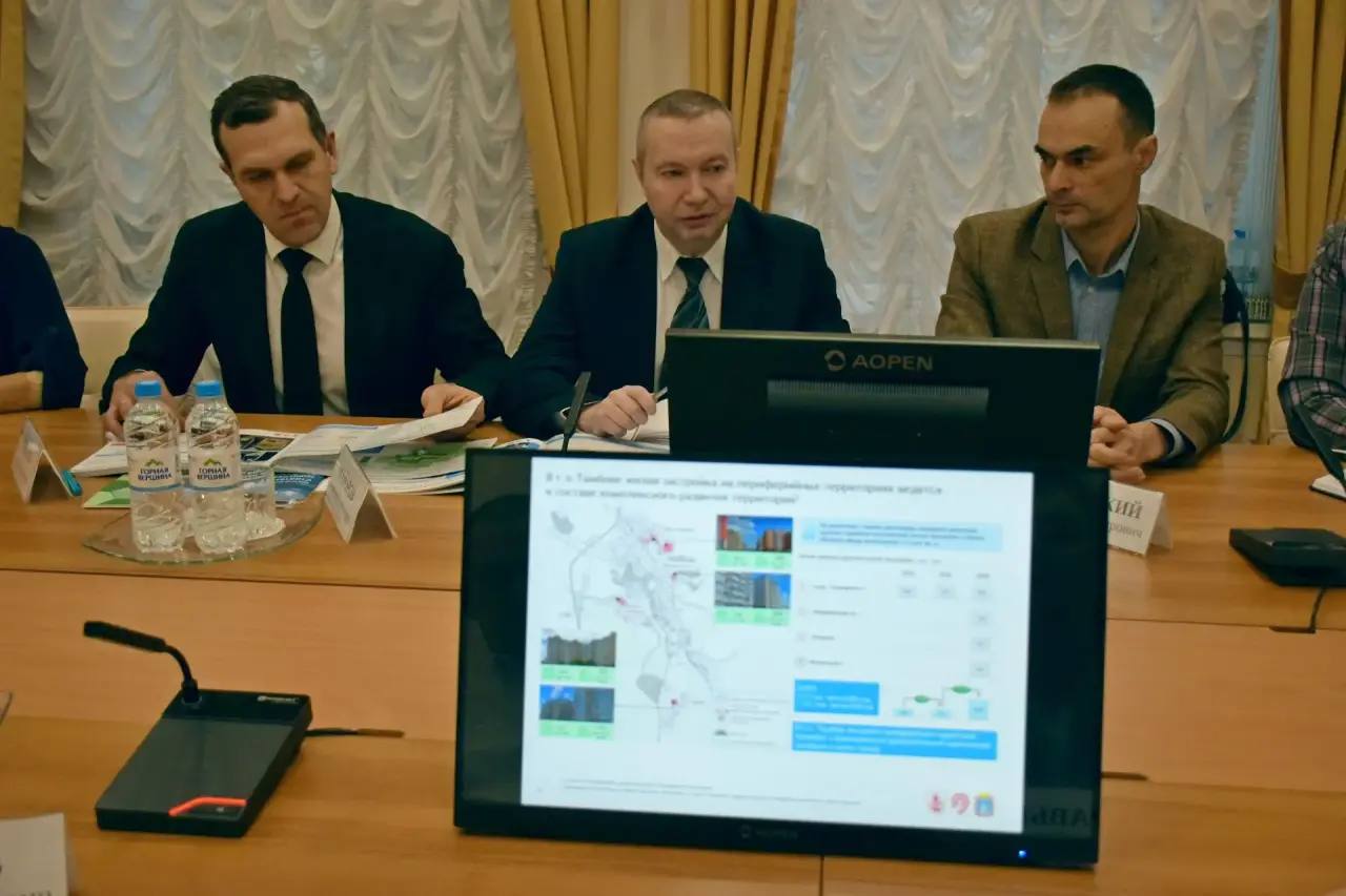 Максим Косенков: Сразу на нескольких площадках города и области прошли обсуждения стратегии развития транспортной системы Тамбовской агломерации, разрабатываемой московским проектным институтом Максим Косенков: Сразу на нескольких площадках города и области прошли обсуждения стратегии развития транспортной системы Тамбовской агломерации, разрабатываемой московским проектным институтом