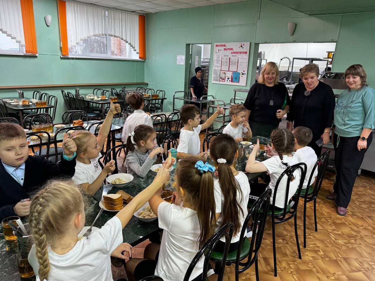 В Тамбове регулярно проводится контроль качества питания в школьных столовых В Тамбове регулярно проводится контроль качества питания в школьных столовых