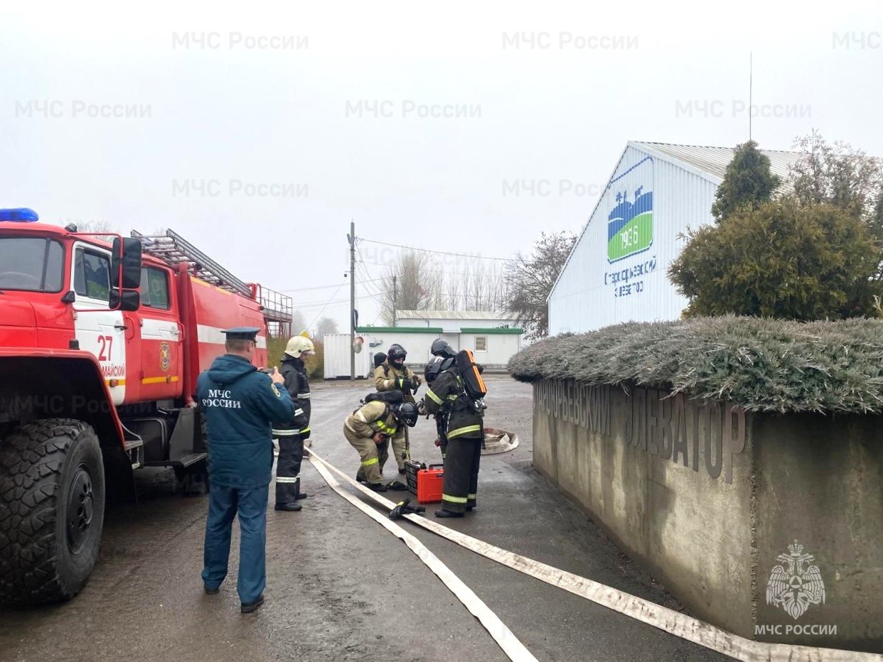 #БудниМЧС. На территории Староюрьевского элеватора проведено пожарно-тактическое учение по тушению условного пожара и проведению аварийно-спасательных работ #БудниМЧС. На территории Староюрьевского элеватора проведено пожарно-тактическое учение по тушению условного пожара и проведению аварийно-спасательных работ