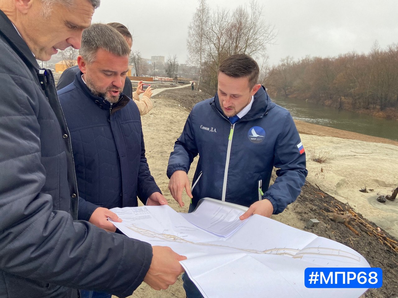 В Уварове продолжается расчистка реки Вороны