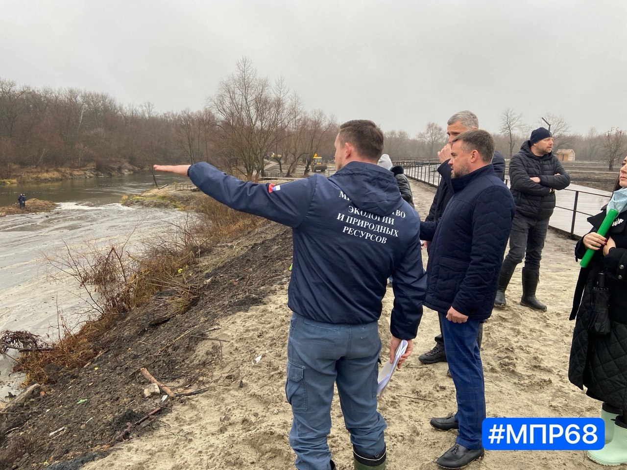 В Уварове продолжается расчистка реки Вороны В Уварове продолжается расчистка реки Вороны