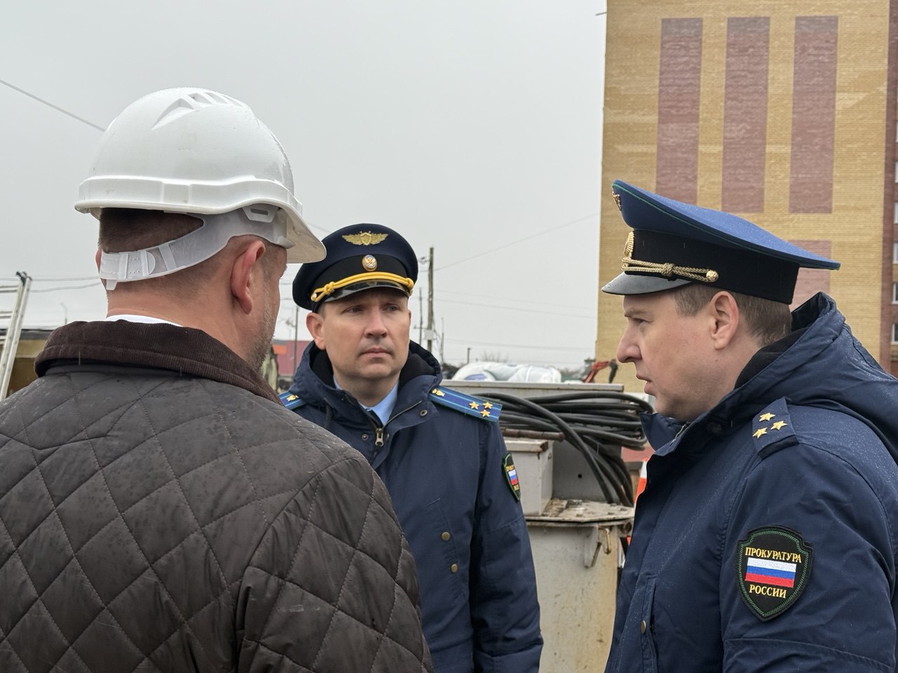 Прокурором Тамбовской области Андреем Кулагиным проведено рабочее совещание на площадке строительства школы на 1100 мест в с. Бокино, в котором приняли участие заместитель главы Тамбовской области Владислав Ставицкий... Прокурором Тамбовской области Андреем Кулагиным проведено рабочее совещание на площадке строительства школы на 1100 мест в с. Бокино, в котором приняли участие заместитель главы Тамбовской области Владислав Ставицкий...