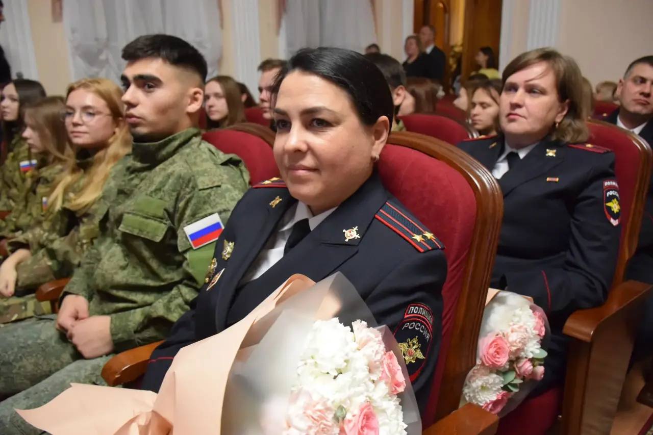 Максим Косенков: 17 ноября в России отмечается День участковых уполномоченных полиции, чья работа имеет особое значение для обеспечения общественного порядка и безопасности граждан Максим Косенков: 17 ноября в России отмечается День участковых уполномоченных полиции, чья работа имеет особое значение для обеспечения общественного порядка и безопасности граждан