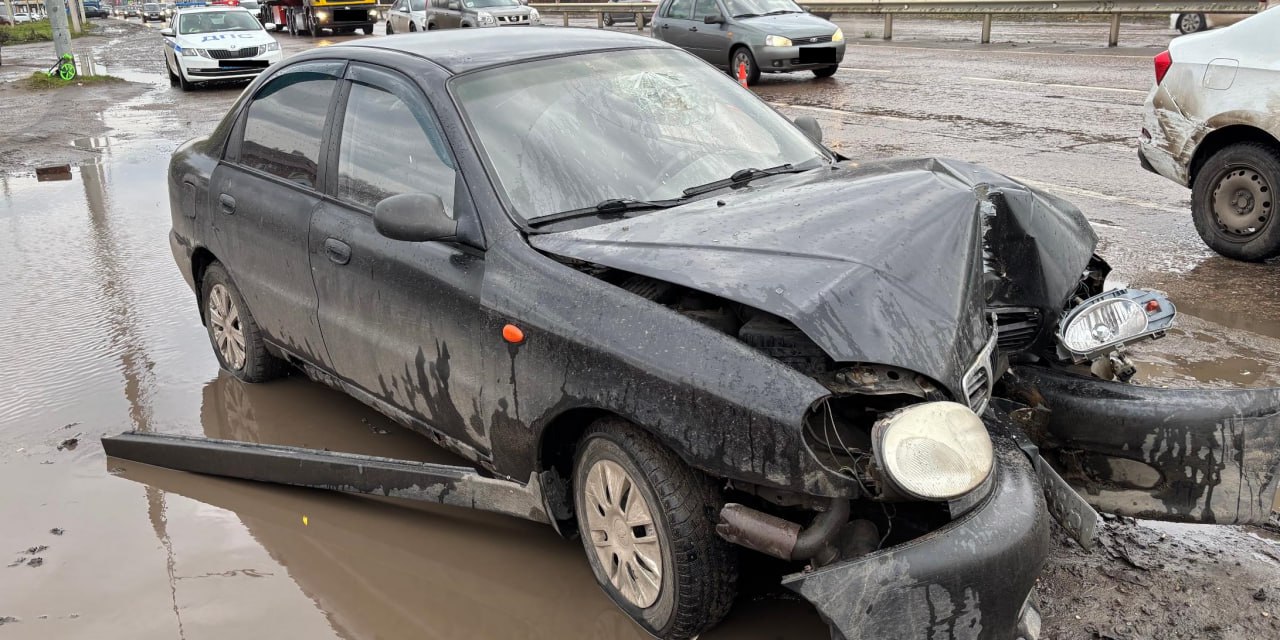 15 ноября в 12 часов 15 минут на 9 километре автодороги «Тамбов-Котовск» (автодорога проходит в районе дома №4 по улице Придорожная поселка Строитель городского округа Тамбов), водитель автомобиля «Skoda Rapid», мужчина 1996... 15 ноября в 12 часов 15 минут на 9 километре автодороги «Тамбов-Котовск» (автодорога проходит в районе дома №4 по улице Придорожная поселка Строитель городского округа Тамбов), водитель автомобиля «Skoda Rapid», мужчина 1996...