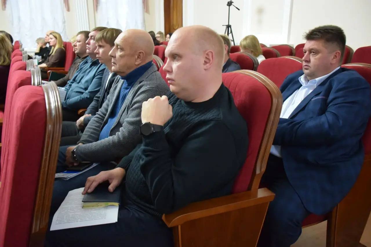 Максим Косенков: Вчера на еженедельном оперативном совещании традиционно рассмотрели вопросы за прошедшую неделю Максим Косенков: Вчера на еженедельном оперативном совещании традиционно рассмотрели вопросы за прошедшую неделю