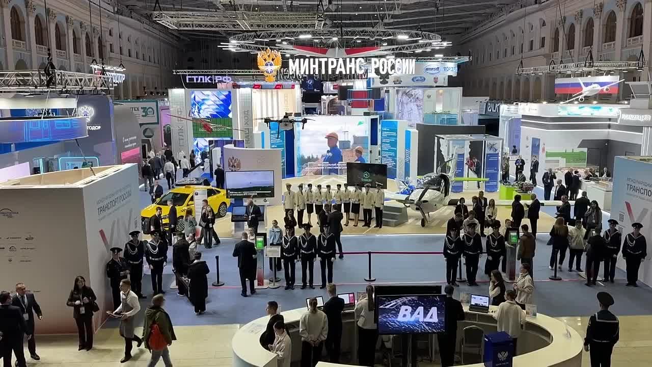 РЖД представили новый плацкартный вагон с увеличенными полками для пассажиров