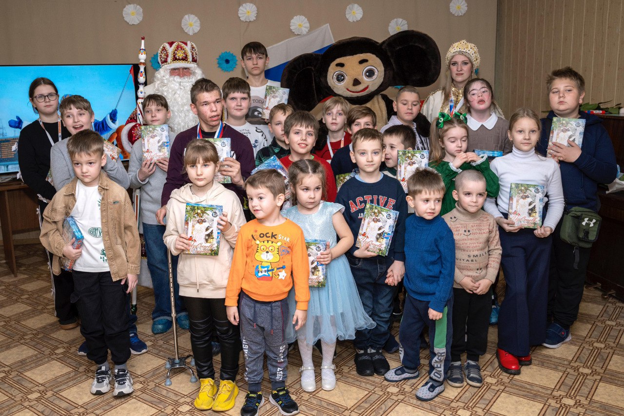 В Тамбове дети с особенностями развития отпраздновали день рождения Деда Мороза В Тамбове дети с особенностями развития отпраздновали день рождения Деда Мороза