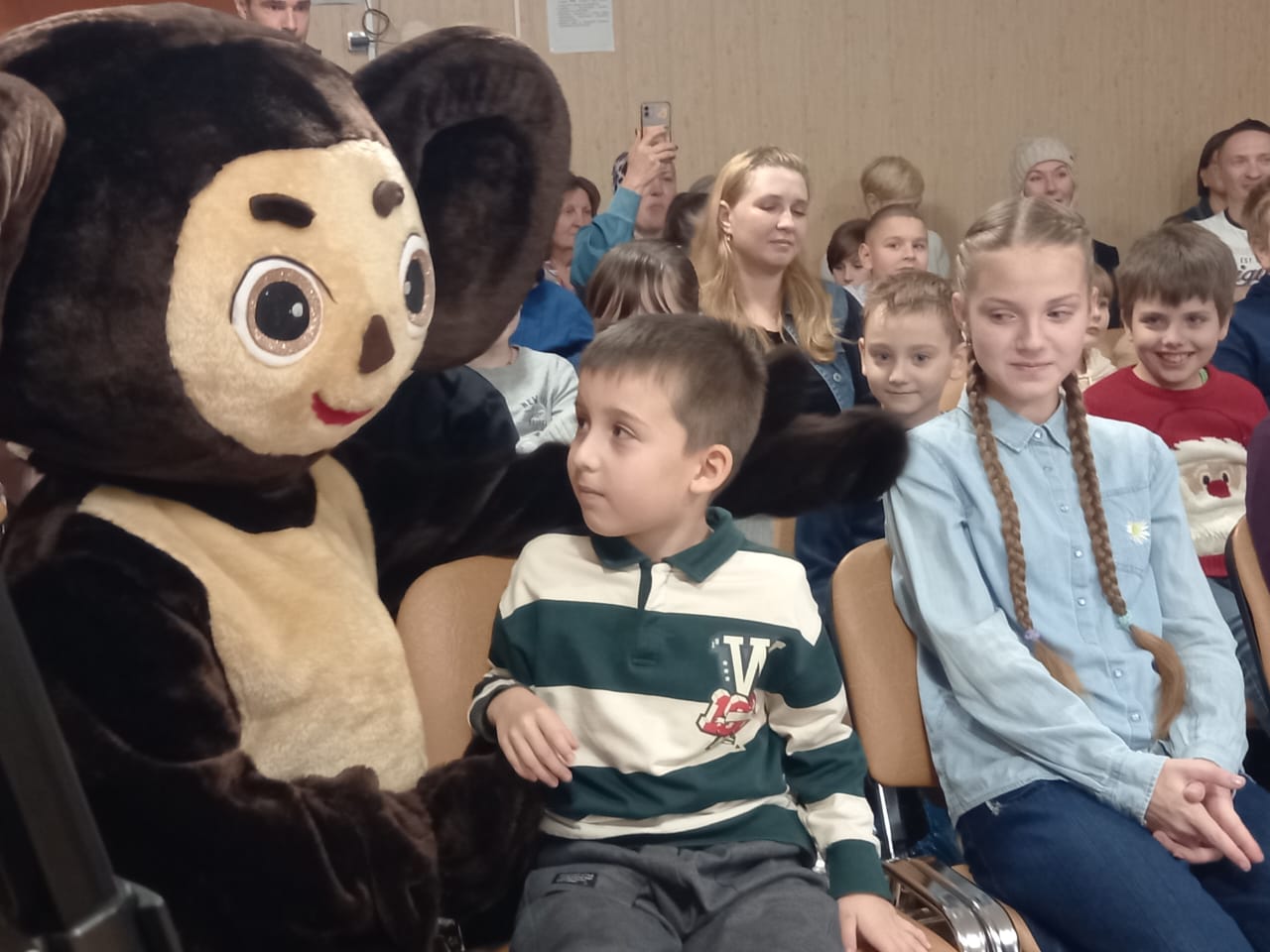 В Тамбове дети с особенностями развития отпраздновали день рождения Деда Мороза В Тамбове дети с особенностями развития отпраздновали день рождения Деда Мороза