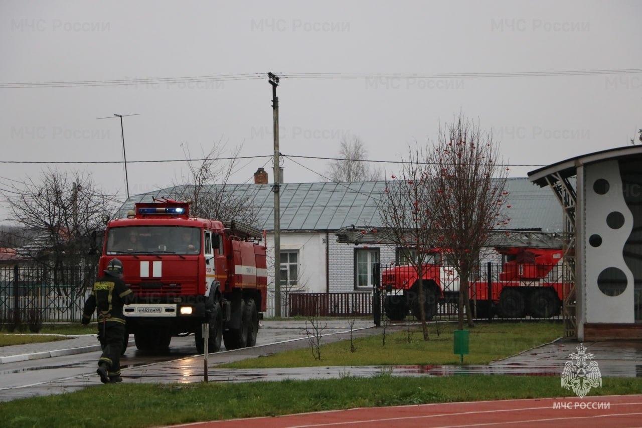 #БудниМЧС. В Рассказовской средней общеобразовательной школе прошло пожарно-тактическое учение по тушению условного пожара #БудниМЧС. В Рассказовской средней общеобразовательной школе прошло пожарно-тактическое учение по тушению условного пожара