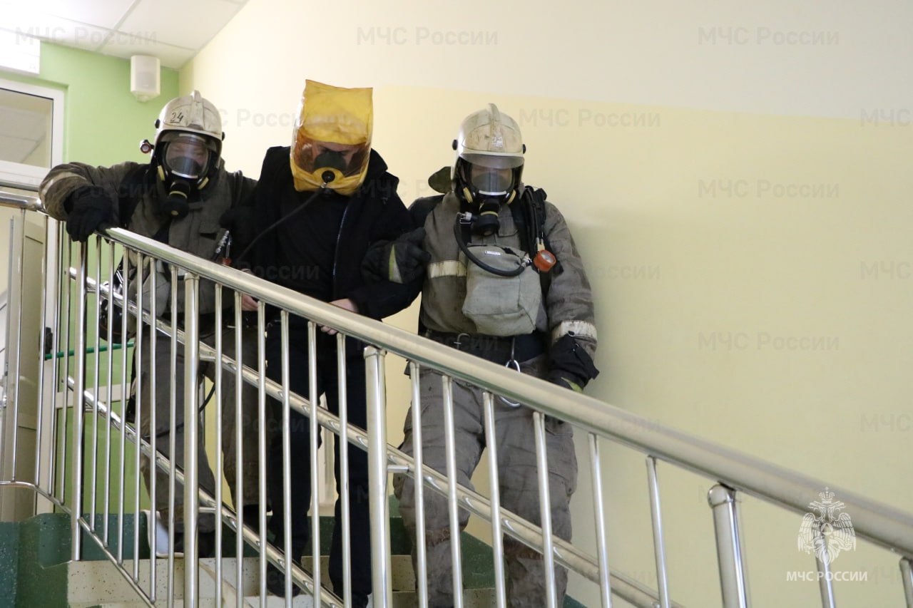 #БудниМЧС. В Рассказовской средней общеобразовательной школе прошло пожарно-тактическое учение по тушению условного пожара #БудниМЧС. В Рассказовской средней общеобразовательной школе прошло пожарно-тактическое учение по тушению условного пожара