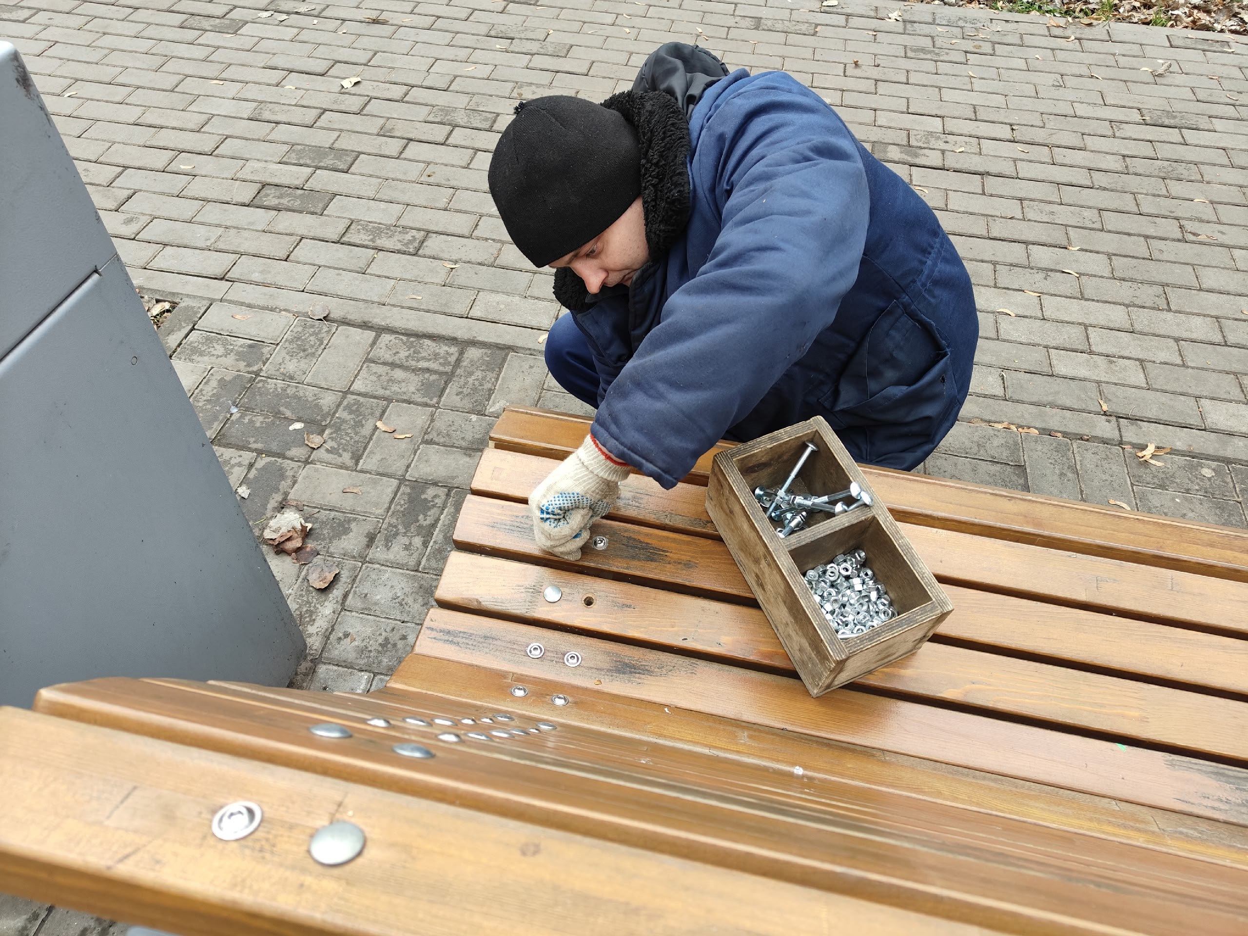 Ремонт скамеек в Тамбове - почти ежедневная строчка в плане работ Дирекции благоустройства и озеленения Ремонт скамеек в Тамбове - почти ежедневная строчка в плане работ Дирекции благоустройства и озеленения