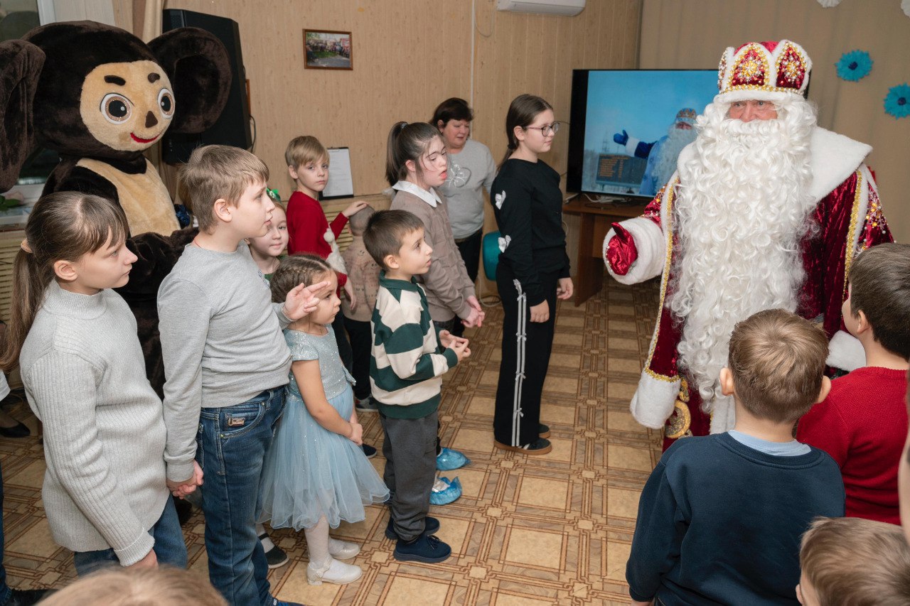 В Тамбове дети с особенностями развития отпраздновали день рождения Деда Мороза В Тамбове дети с особенностями развития отпраздновали день рождения Деда Мороза