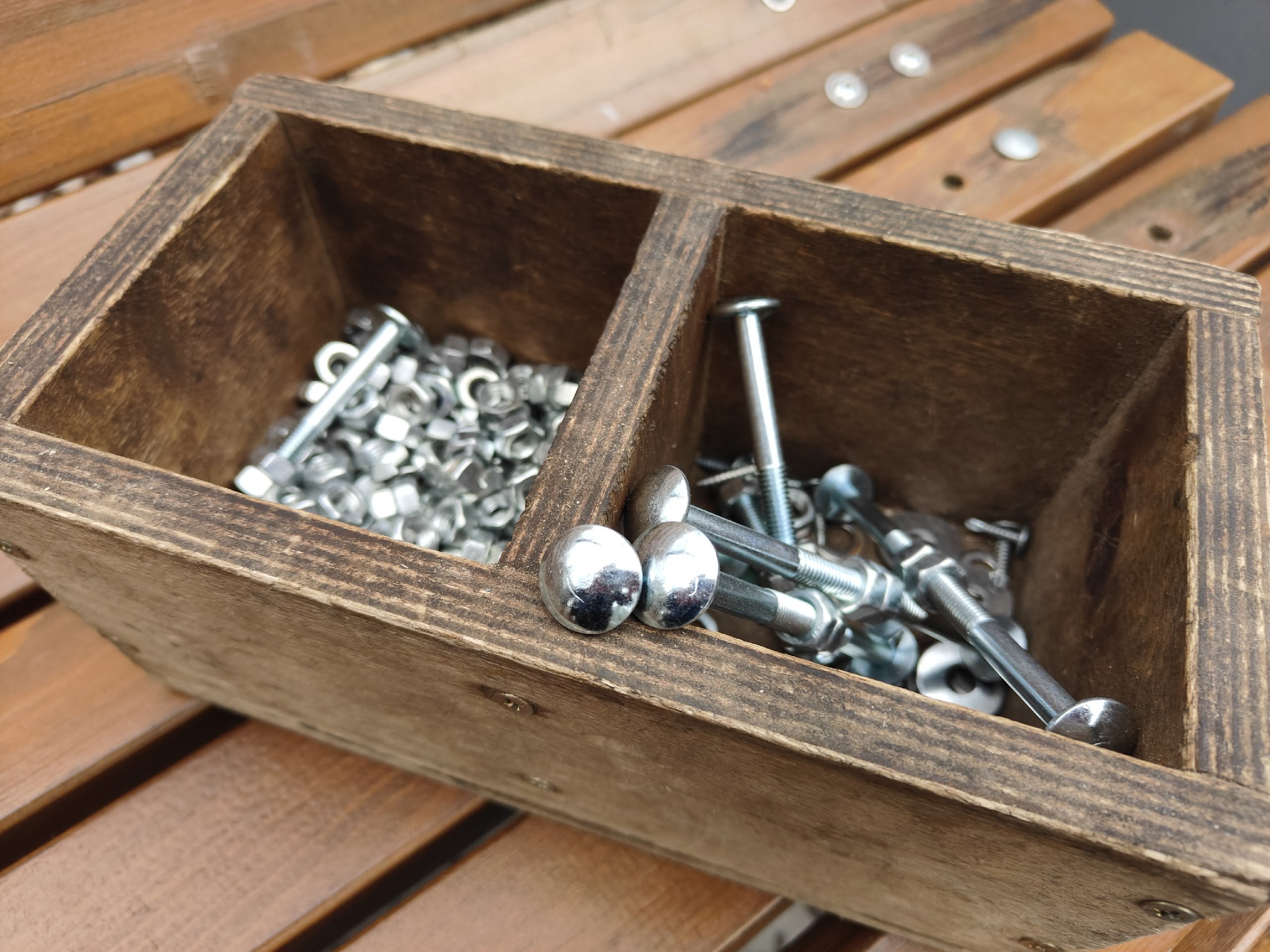 Ремонт скамеек в Тамбове - почти ежедневная строчка в плане работ Дирекции благоустройства и озеленения Ремонт скамеек в Тамбове - почти ежедневная строчка в плане работ Дирекции благоустройства и озеленения