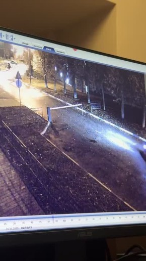 На улице Набережной в Тамбове неизвестные сломали шлагбаум