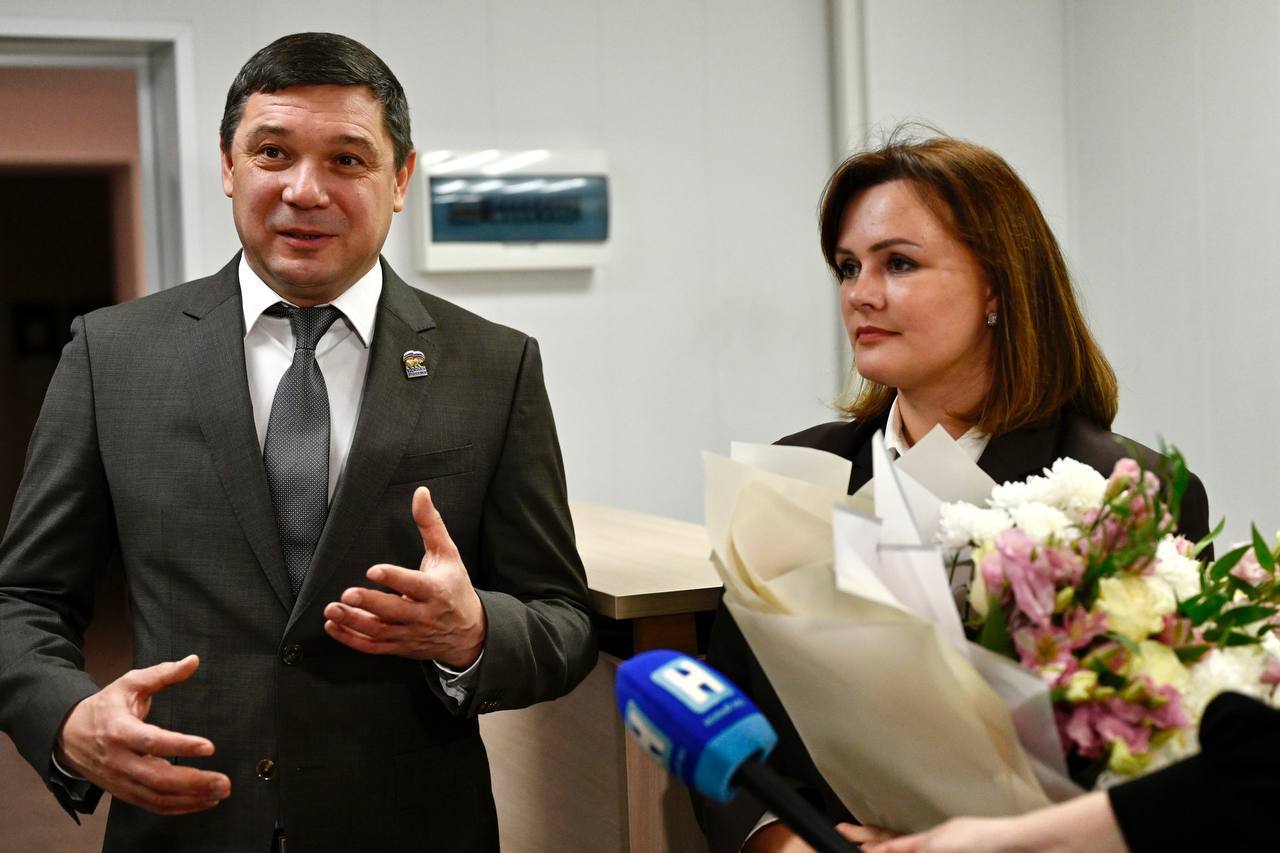 Евгений Первышов поздравил Центр управления регионом с пятилетием