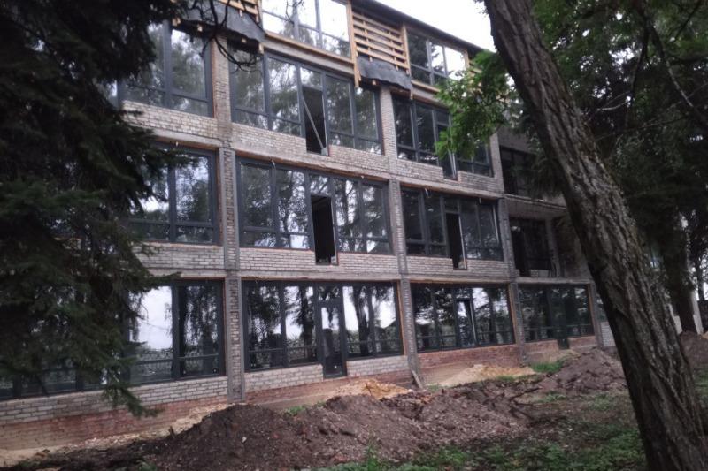 Администрация Тамбова требует снести надстройку нового отеля в Асеевском