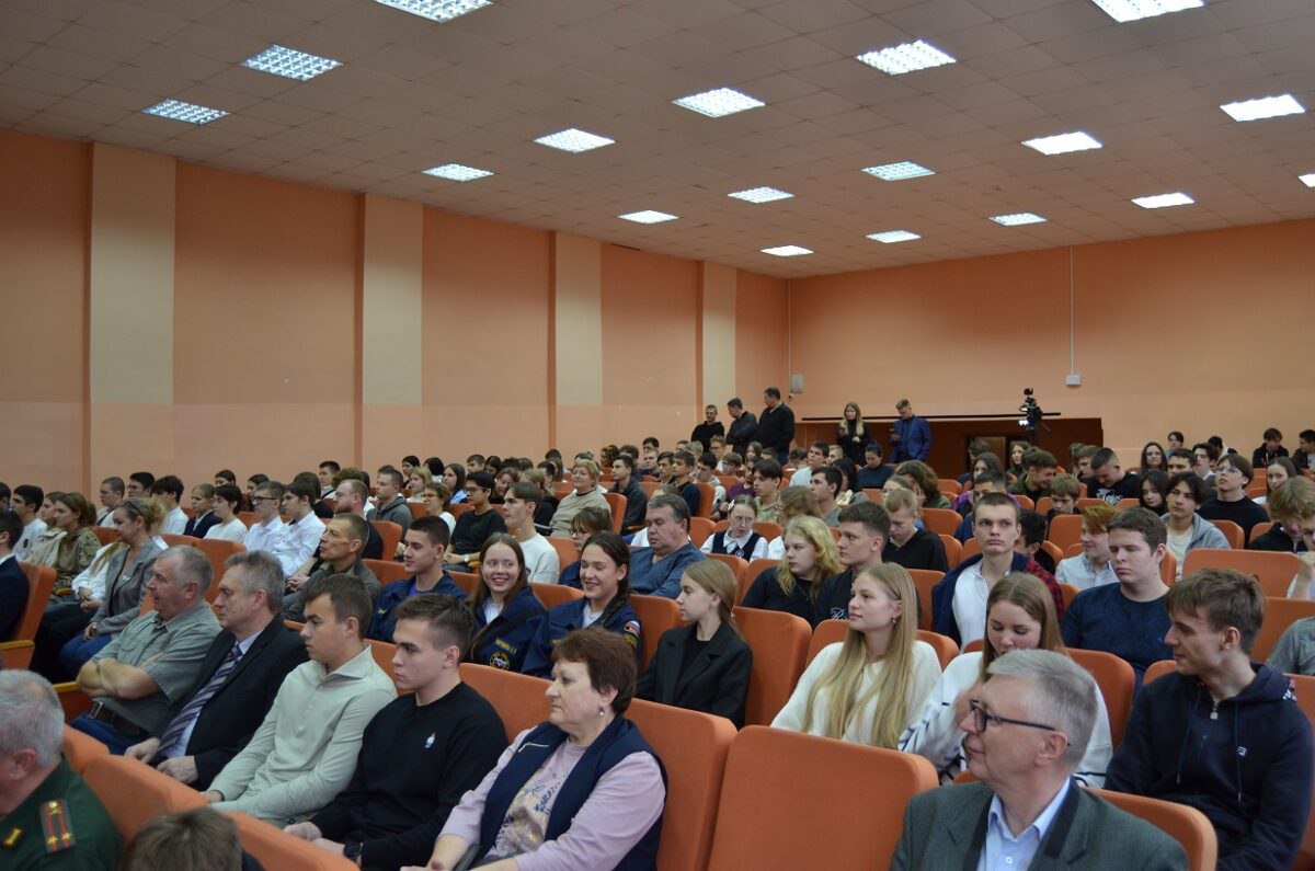 Тамбовским выпускникам рассказали об обучении в военных вузах страны Тамбовским выпускникам рассказали об обучении в военных вузах страны