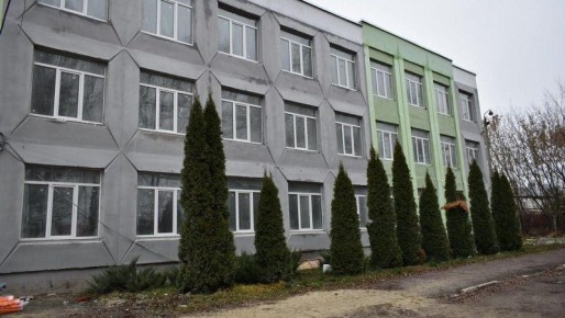 Подрядчик, который ремонтирует школу №2 в Моршанске, вдвое увеличит количество рабочих на объекте