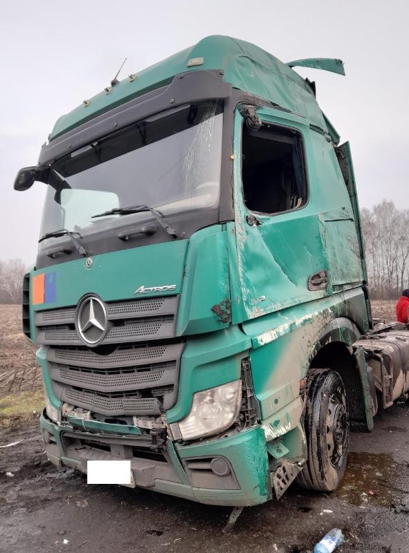 В Первомайском округе перевернулся грузовик: есть пострадавший