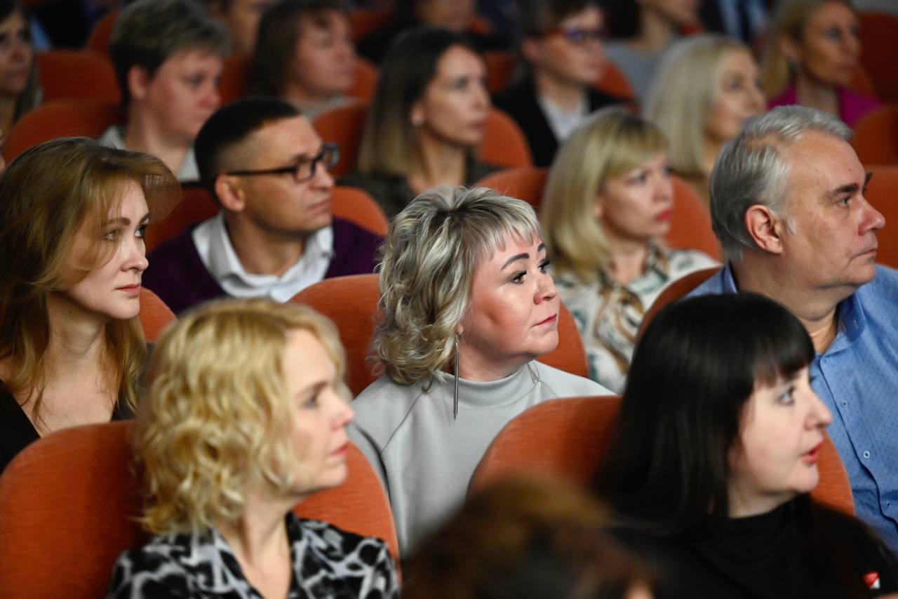 Евгений Первышов: Поздравил руководство и сотрудников УФНС по Тамбовской области с Днём работника налоговых органов и 35-летием налоговой службы Российской Федерации Евгений Первышов: Поздравил руководство и сотрудников УФНС по Тамбовской области с Днём работника налоговых органов и 35-летием налоговой службы Российской Федерации