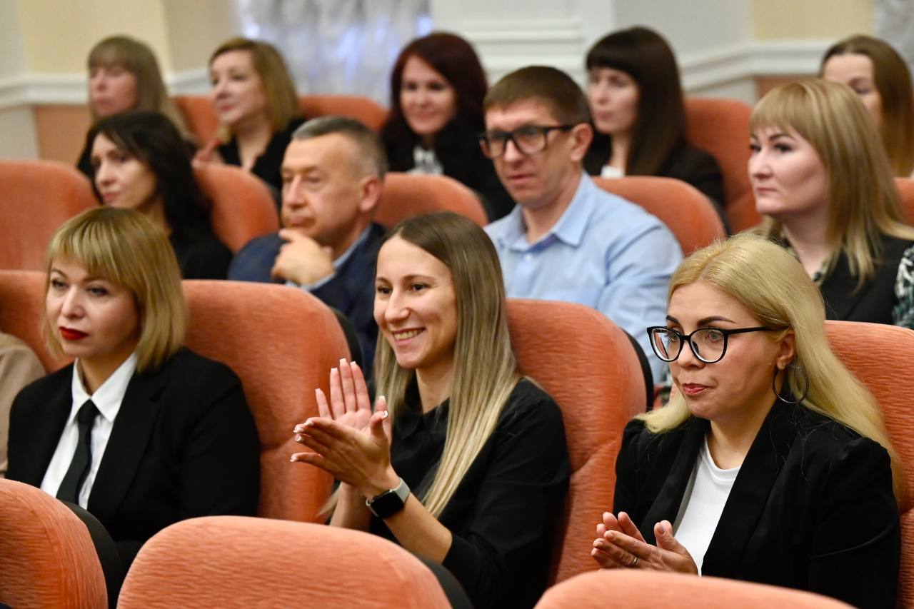 Евгений Первышов: Поздравил руководство и сотрудников УФНС по Тамбовской области с Днём работника налоговых органов и 35-летием налоговой службы Российской Федерации Евгений Первышов: Поздравил руководство и сотрудников УФНС по Тамбовской области с Днём работника налоговых органов и 35-летием налоговой службы Российской Федерации