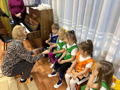 Урок безопасности в "Аленке": Как Госавтоинспекция учит детей правилам дорожного движения