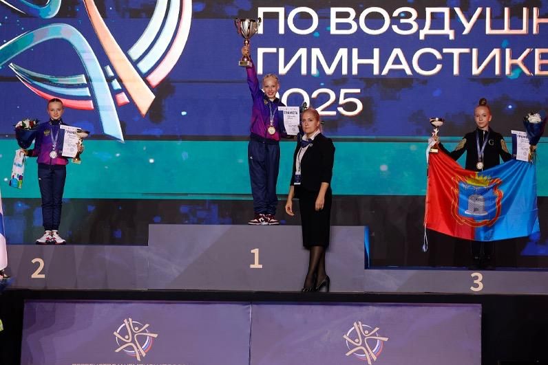 Тамбовчанка завоевала бронзу на первенстве России по воздушной гимнастике: какие красивые кадры!