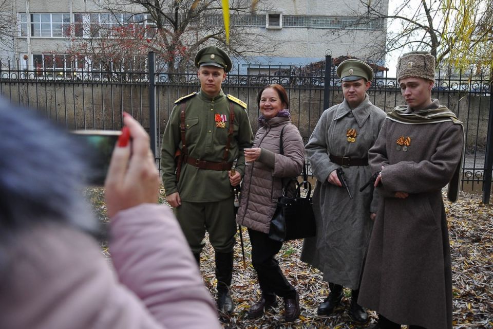 В Державинском университете студенты-историки провели историческую реконструкцию ко Дню георгиевских кавалеров