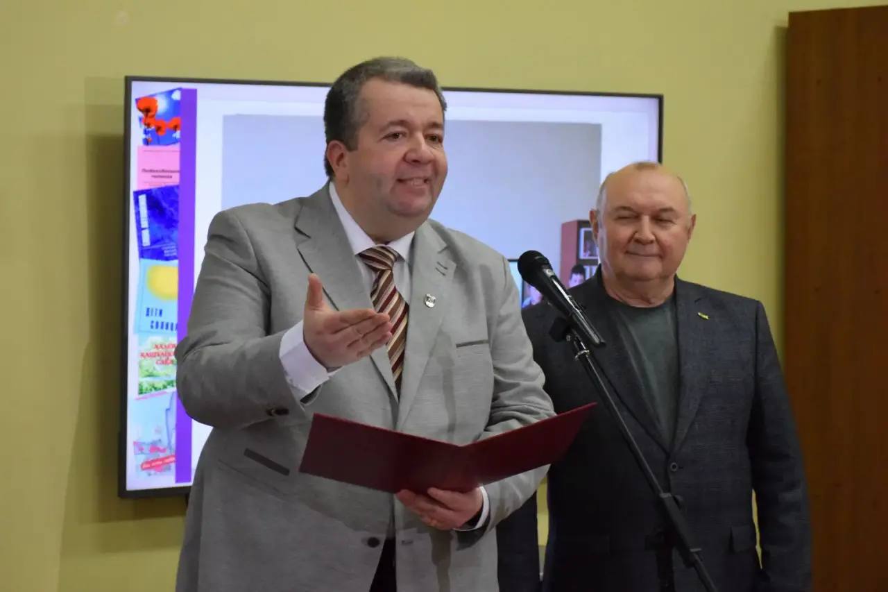 Максим Косенков: 40 лет назад в Тамбове появилось детское литературно-творческое объединение «Тропинка» Максим Косенков: 40 лет назад в Тамбове появилось детское литературно-творческое объединение «Тропинка»